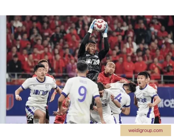 中国对阵韩国犯规争议不断裁判尺度引发球迷热议比赛走势与公平性再受拷问